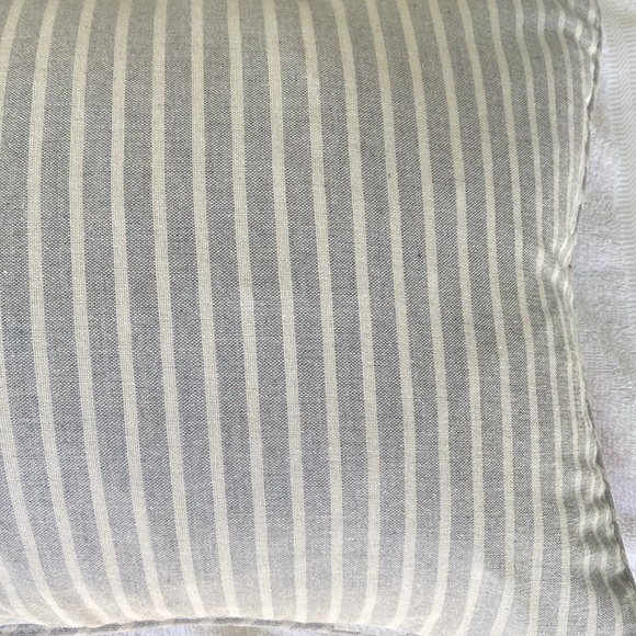 Tommy Bahama Life is Better Outdoors Postcard Pillow size 24x 14 used - Picture 3 of 6